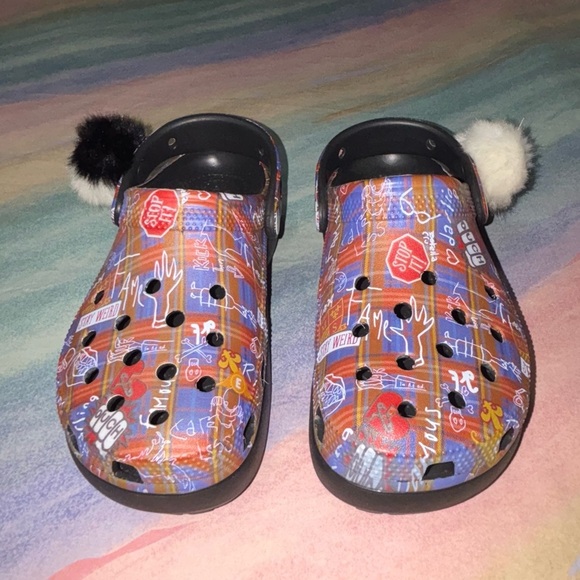 Crocs 101 Dalmatians Disney Cruella de ville crocs Womens size 6 limited edition - Picture 3 of 9